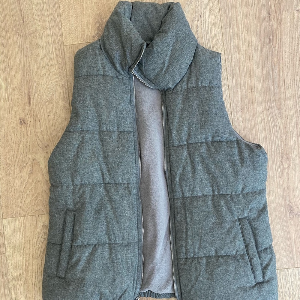 Old Navy gray puffer vest